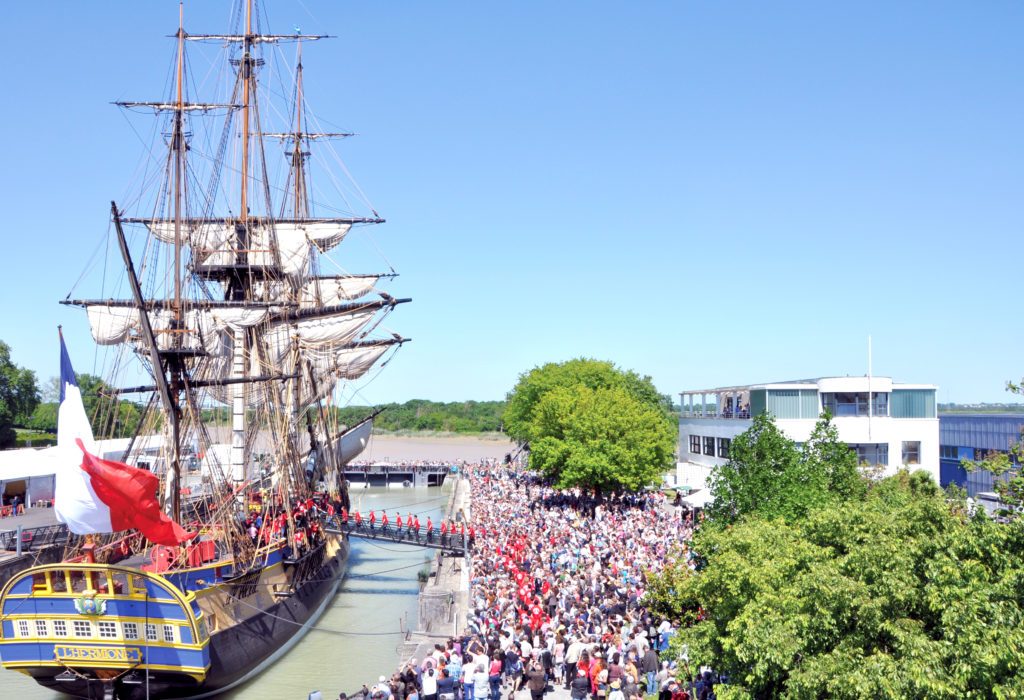 L'Hermione dans le port de Rochefort