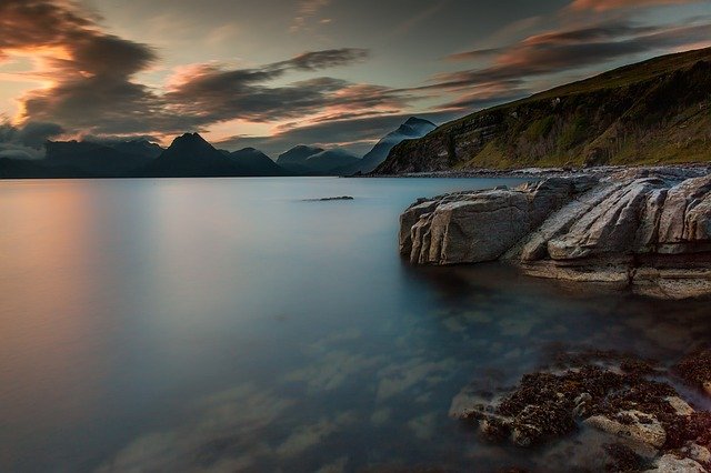 lac couché de soleil